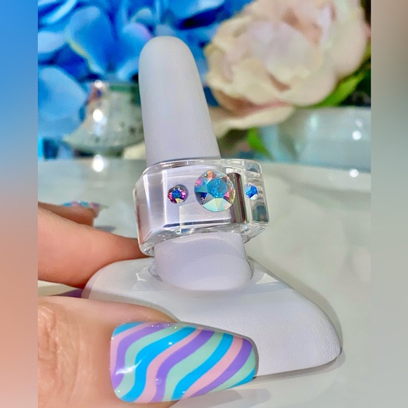 Clear Acrylic Lucite Cube Ring With Aurora Borealis Swarovski Crystal Rhinestone - Picture 14 of 14